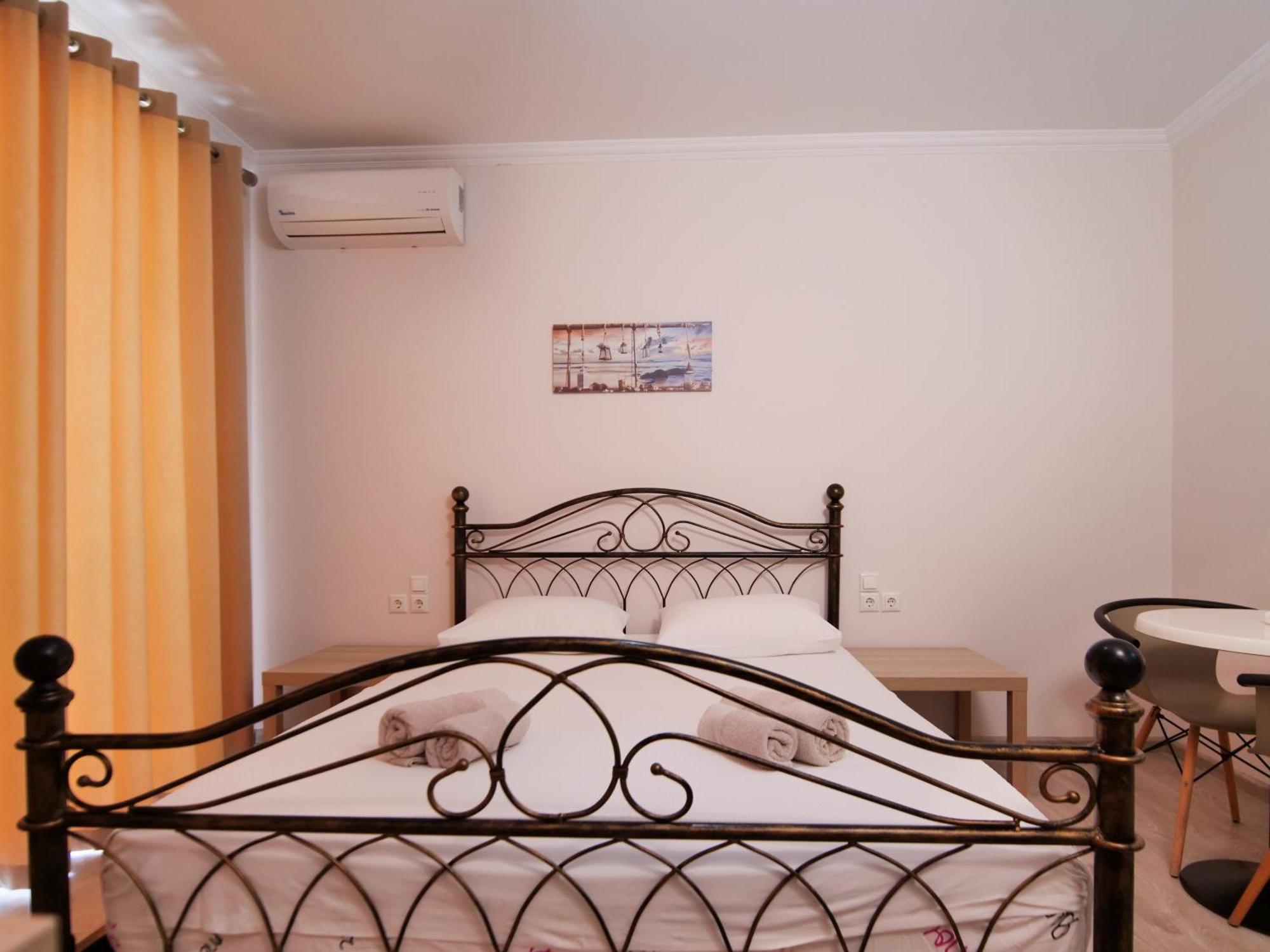 Vironas Hotel Himarë Extérieur photo