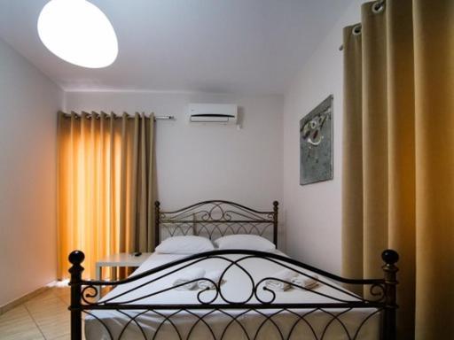 Vironas Hotel Himarë Extérieur photo